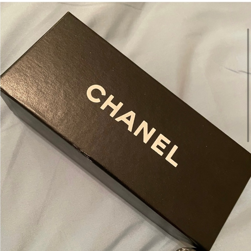 Vintage CHANEL Sunglasses - Picture 8 of 10